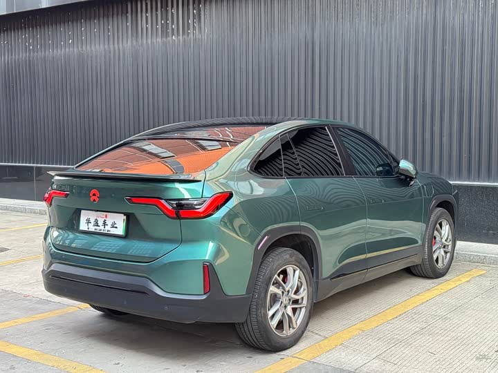 Фото 9 - Nio EC6