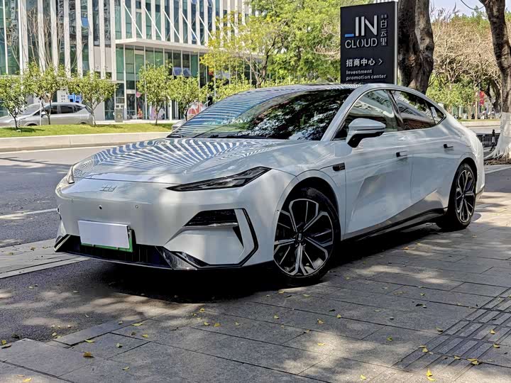 Фото 1 - Geely Galaxy E8