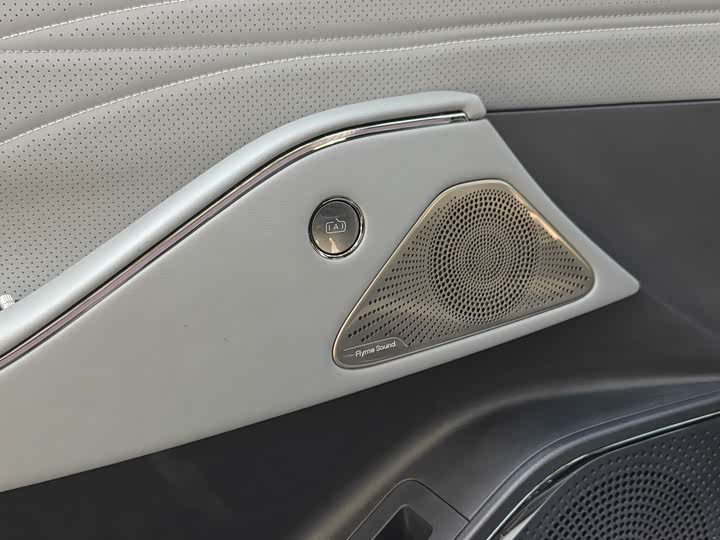 Фото 6 - Geely Galaxy E8