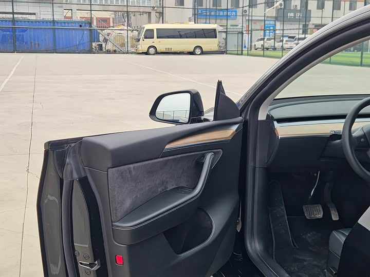 Tesla Model Y 2022 2022款 改款 后轮驱动版