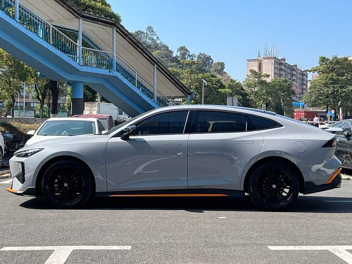 Photo 5 - Changan UNI-V