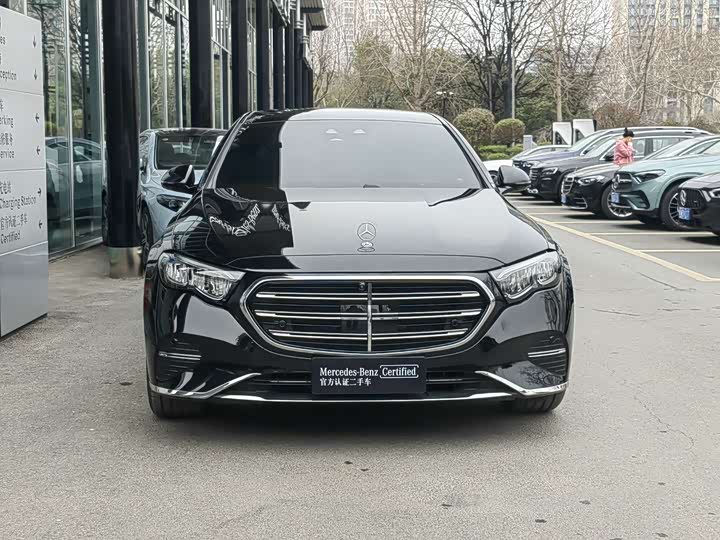 Фото 2 - Mercedes-Benz E-Class