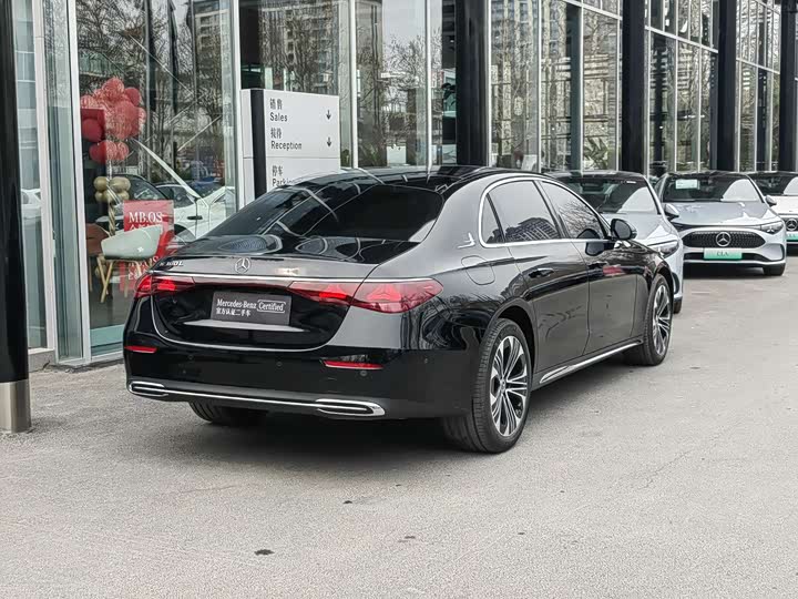 Фото 6 - Mercedes-Benz E-Class