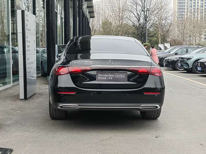 Фото 7 - Mercedes-Benz E-Class