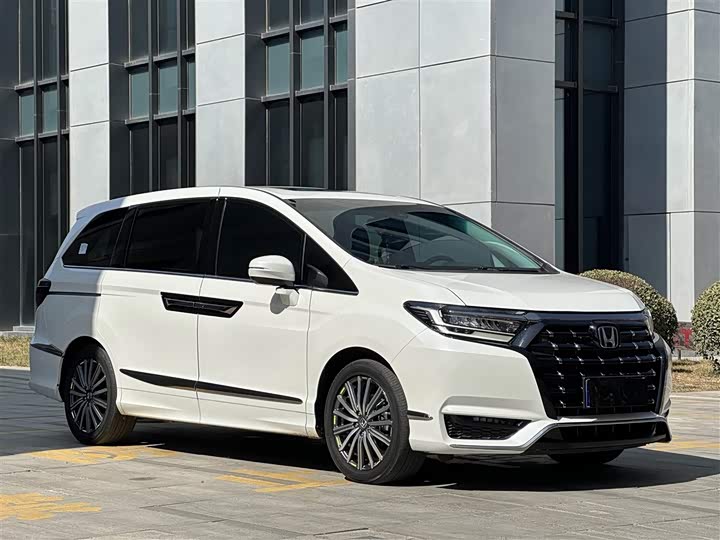 Фото 3 - Honda Elysion