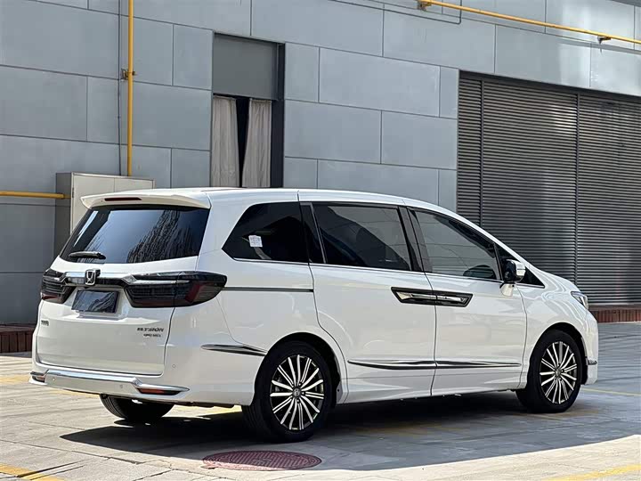 Фото 4 - Honda Elysion