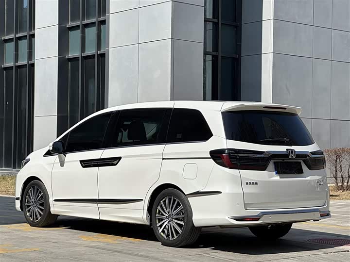 Фото 6 - Honda Elysion