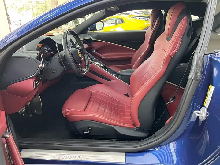 Фото 8 - Ferrari Roma