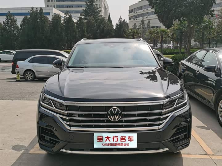Photo 2 - Volkswagen Touareg