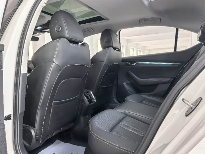 Фото 9 - Skoda Octavia Pro