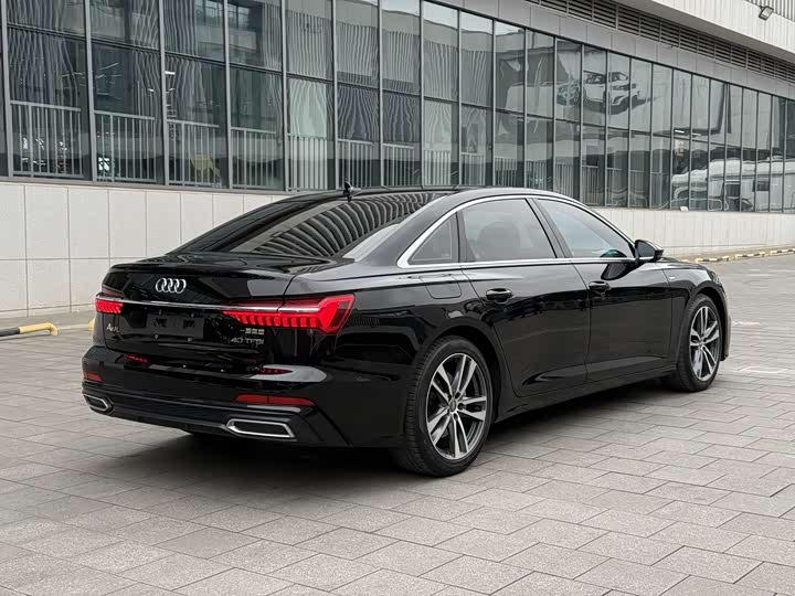 Фото 5 - Audi A6L