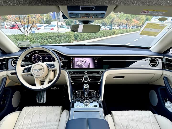 Bentley Flying Spur 2024 2024款 4.0T V8 雅度版