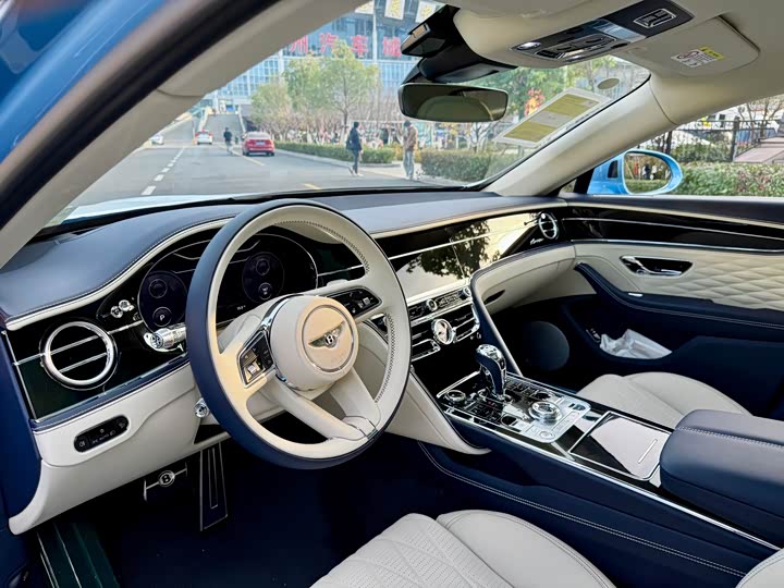 Bentley Flying Spur 2024 2024款 4.0T V8 雅度版