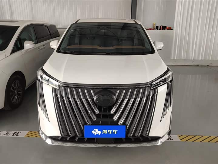 Фото 2 - GAC Trumpchi M8