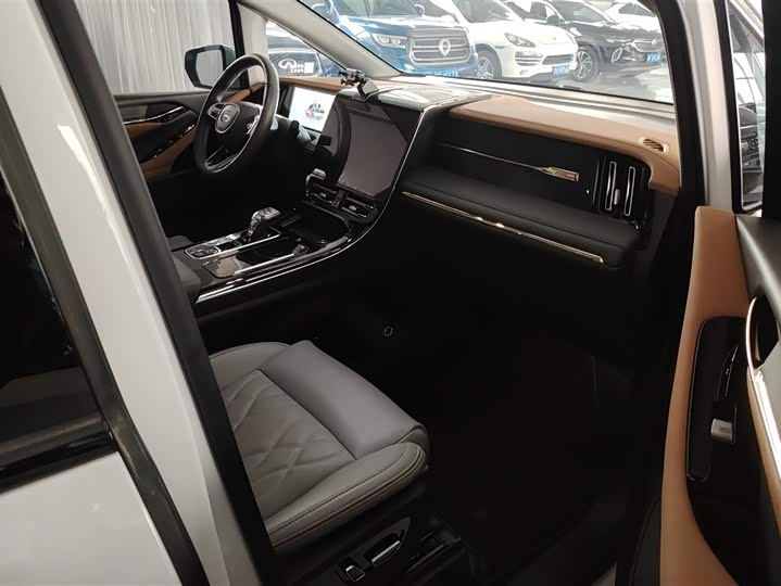 Фото 8 - GAC Trumpchi M8