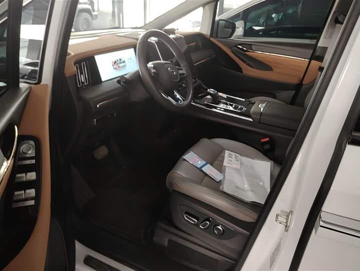 Фото 9 - GAC Trumpchi M8