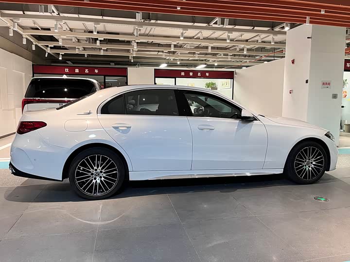 Фото 4 - Mercedes-Benz C-Class