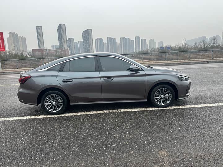 Фото 3 - MG Motor 5