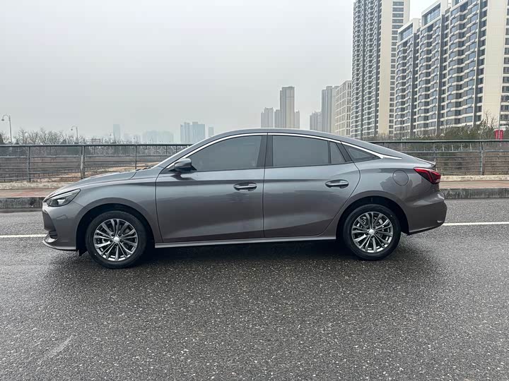 Фото 7 - MG Motor 5