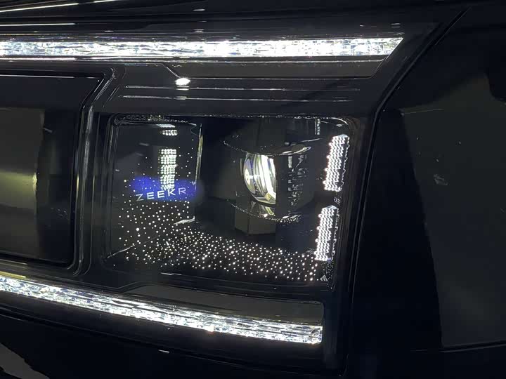 Фото 6 - Zeekr 9X