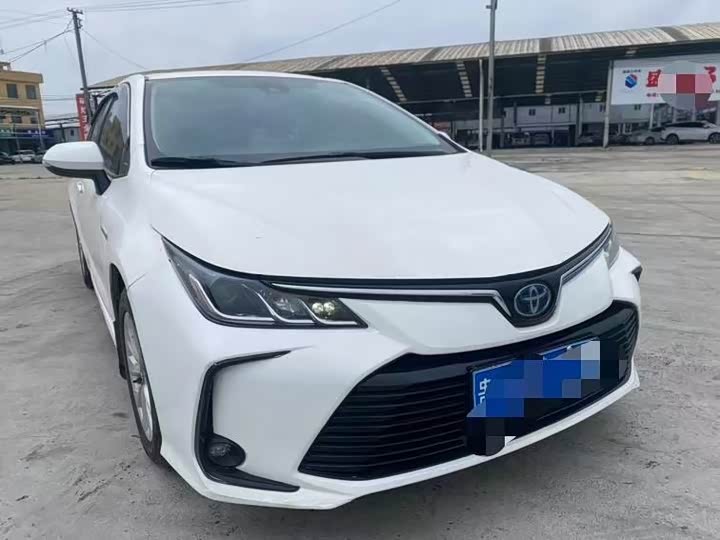 Фото 3 - Toyota Corolla