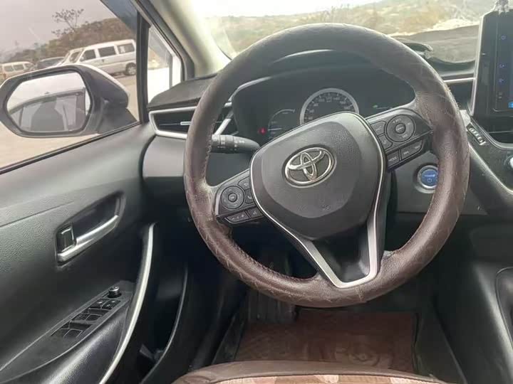 Фото 6 - Toyota Corolla