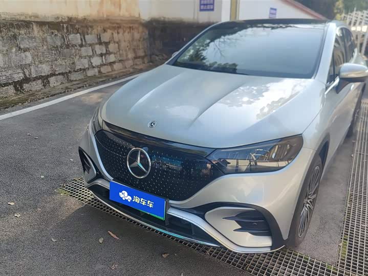 Photo 1 - Mercedes-Benz EQE SUV