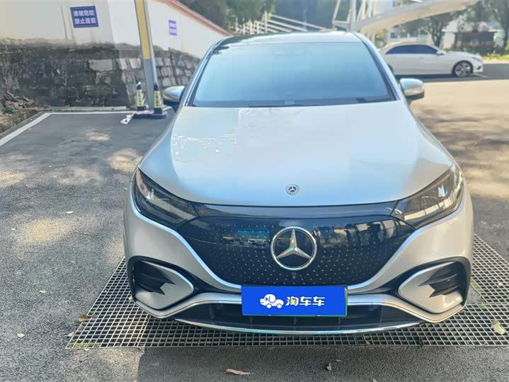 Photo 2 - Mercedes-Benz EQE SUV