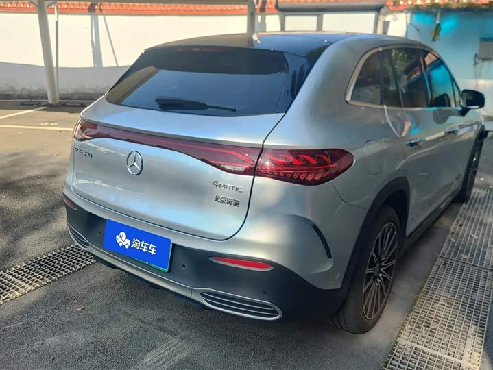 Photo 3 - Mercedes-Benz EQE SUV