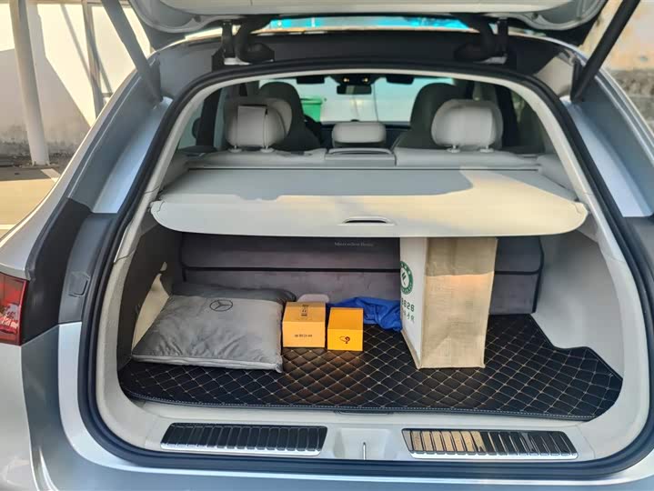 Photo 4 - Mercedes-Benz EQE SUV