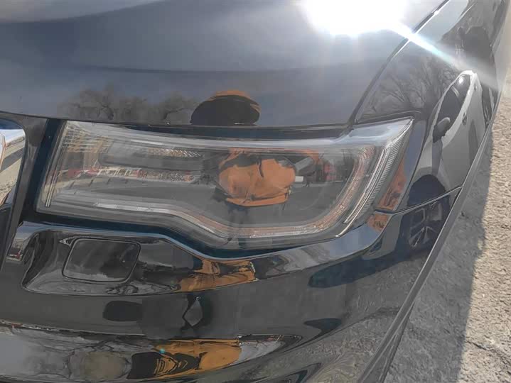 Photo 5 - Jeep Grand Cherokee