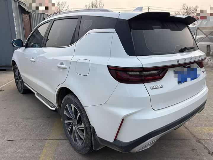 Фото 6 - Geely Vision X6