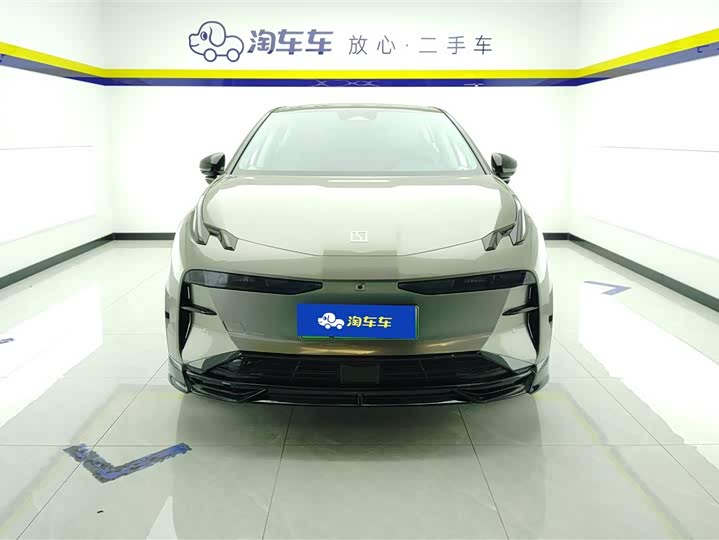 Фото 2 - Zeekr X