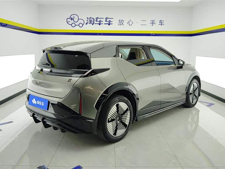 Фото 3 - Zeekr X