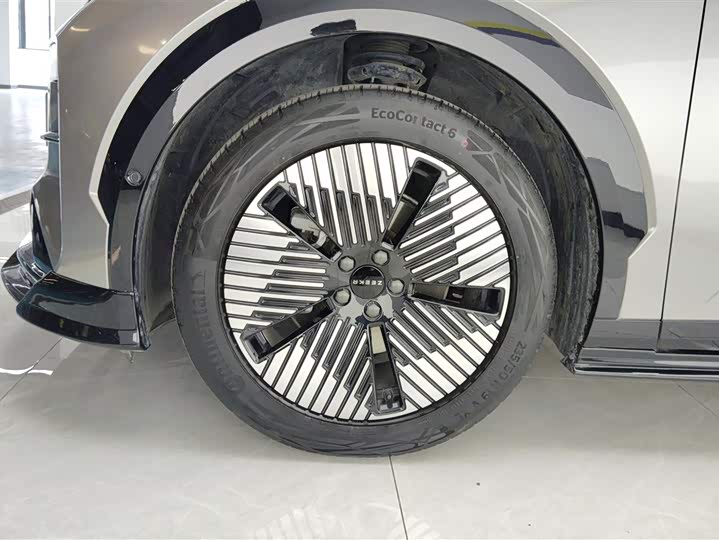 Фото 6 - Zeekr X