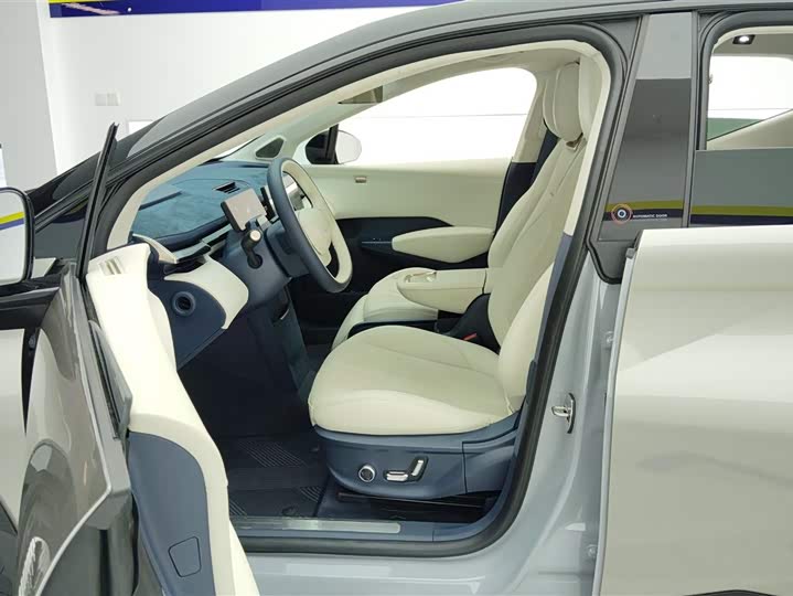 Фото 9 - Zeekr X