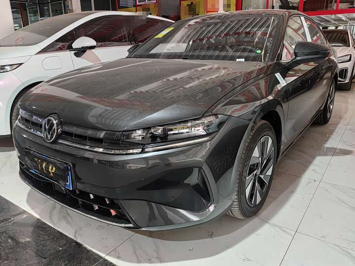 Photo 1 - Volkswagen Sagitar L