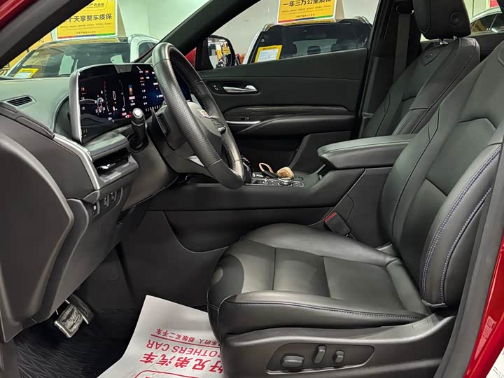 Фото 6 - Cadillac XT4