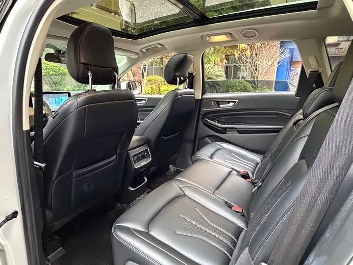 Фото 5 - Ford Edge