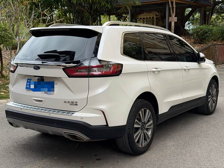 Фото 7 - Ford Edge