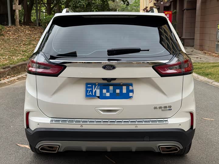 Фото 8 - Ford Edge