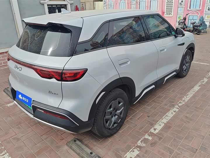 Photo 3 - BYD Yuan Up