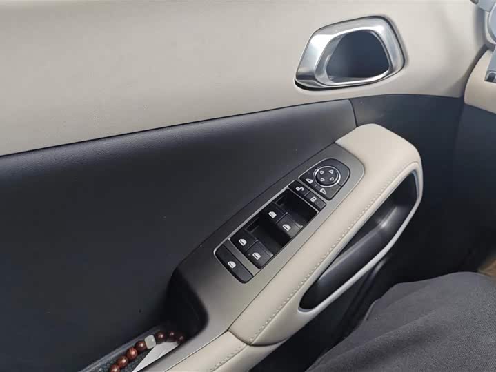 Photo 7 - BYD Yuan Up