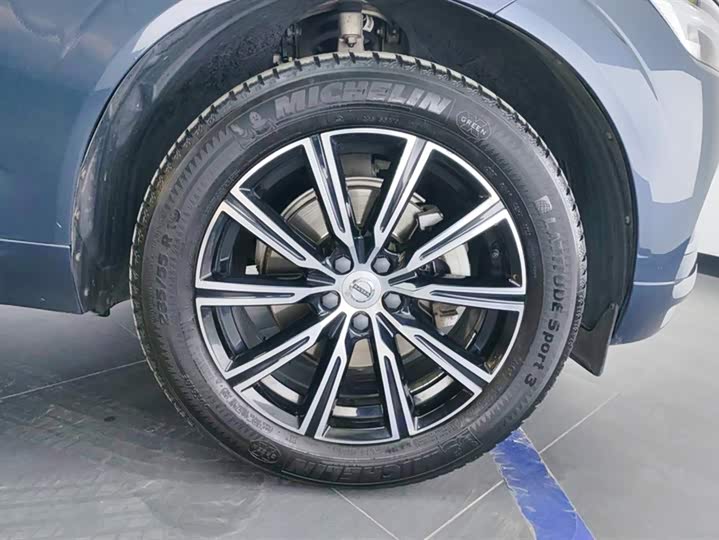 Фото 6 - Volvo XC60