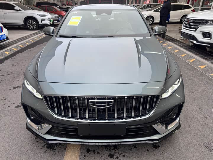 Фото 2 - Geely Preface