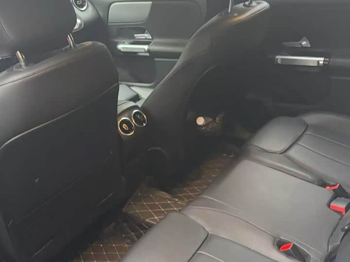 Фото 9 - Mercedes-Benz GLB-Class