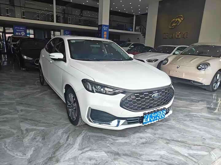 Photo 3 - Ford Escort