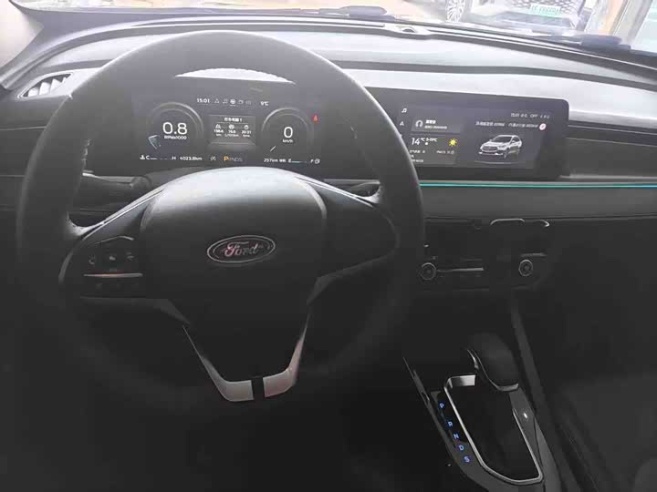 Photo 6 - Ford Escort