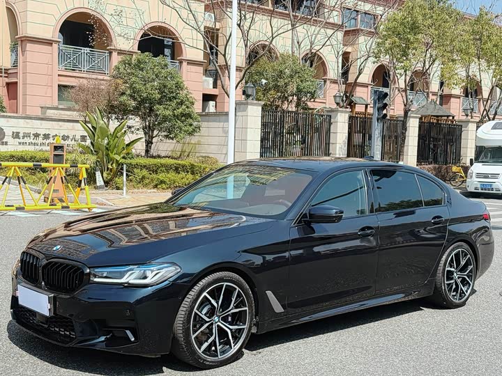 Фото 3 - BMW 5 Series