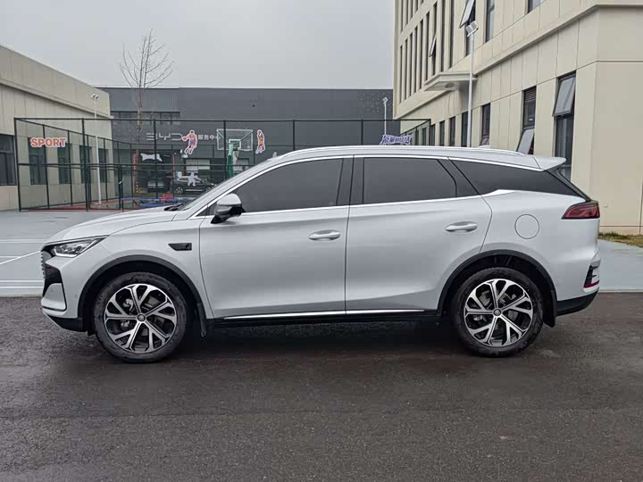 Фото 3 - BYD Tang Hybrid/EV